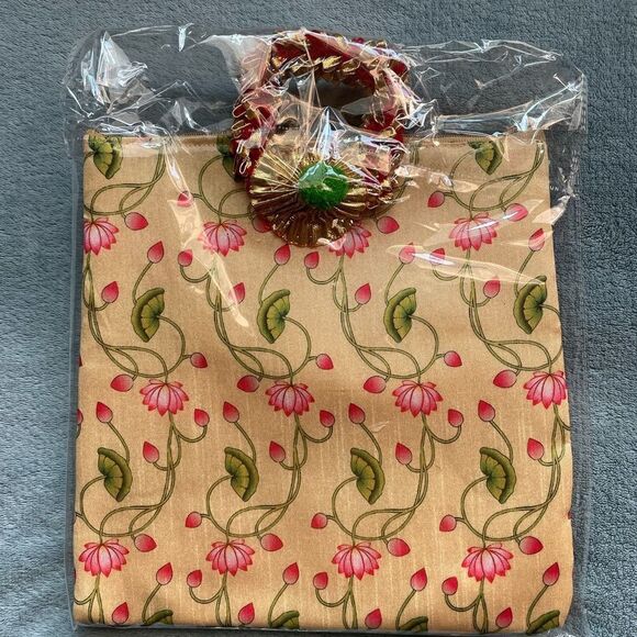 🔵NWT Pichwai print Indian colorful gift bag/ wallet/ bag/purse/potli - Picture 5 of 14